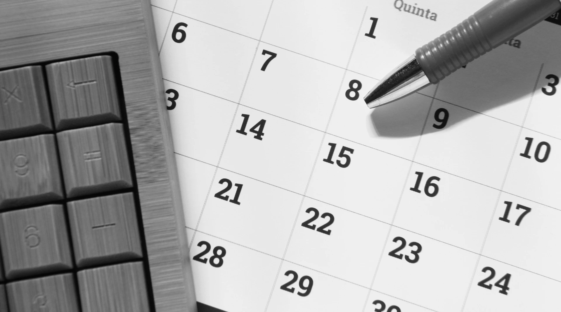 カレンダーと筆記用具